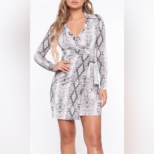 Short snake print dress, size small